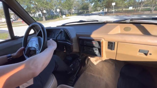 1989 Ford Bronco XLT - Skyway Classics смотреть онлайн