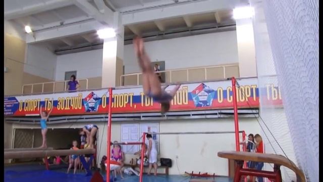 Открытые краевые соревнования по спортивной гимнастике начались в спортивной школе «Виктория»