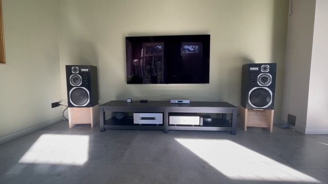 Yamaha NS-1000M with Primare SP33 and A35.2 смотреть онлайн