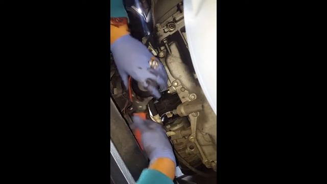 How to do an oil change on a 2009 ford focus 4 cylinder #2 смотреть онлайн
