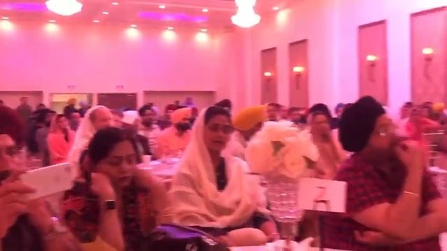 Gurleen Kaur, a melodious singer singing Guru Nanak’s ‘Pavan Guru Pani Pita' смотреть онлайн