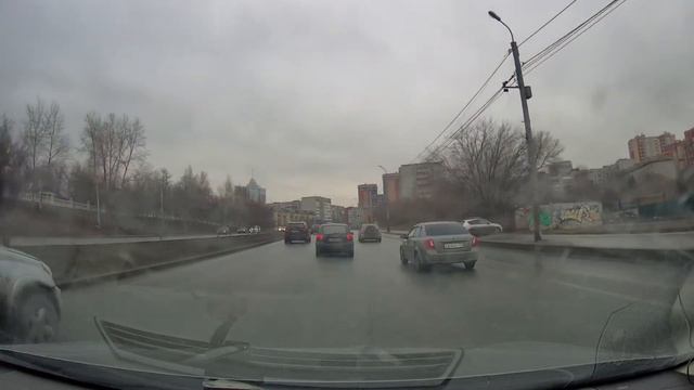 Traffic on the Tyumen city streets/Движение на автомобиле по Тюмени с Заречный проезд смотреть онлайн