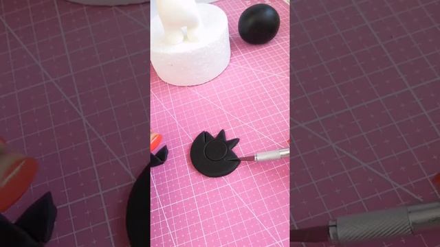 Fondant kuromi sugar past tutorial. Куроми из мастики, мастер класс по лепке смотреть онлайн