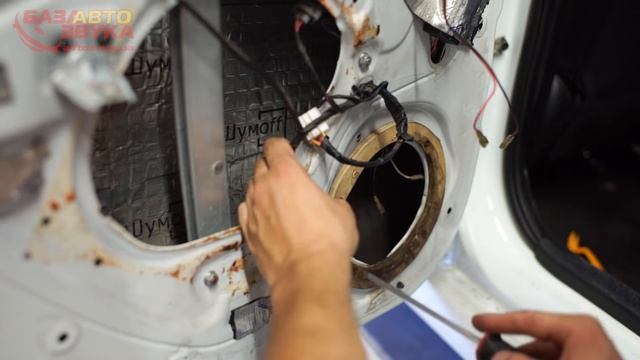 Как избавиться от хрипа динамиков? Установка акустики своими руками. Проблемы с виброй. смотреть онлайн