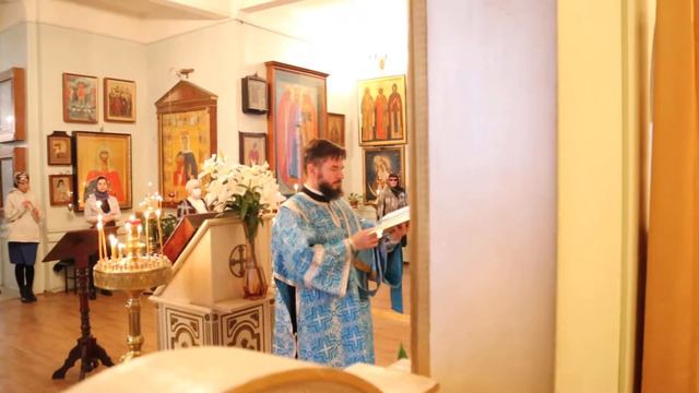 Трисвятое. Праздничная литургия в день Казанской иконы Богородицы. Среда, 4 ноября 2020 г. смотреть онлайн