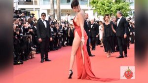 Платья, которые нужно носить без нижнего белья, стали новым трендом