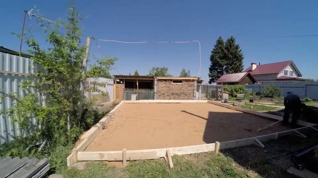 Строительство фундамента, монтаж опалубки из доски смотреть онлайн