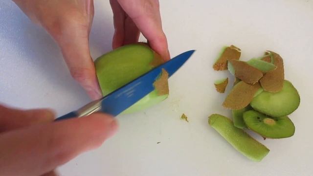KIWI FRUIT ... Learn to PEEL and SLICE within 2 minutes смотреть онлайн