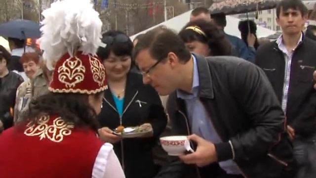 Азаров и Фетисов кушают смотреть онлайн