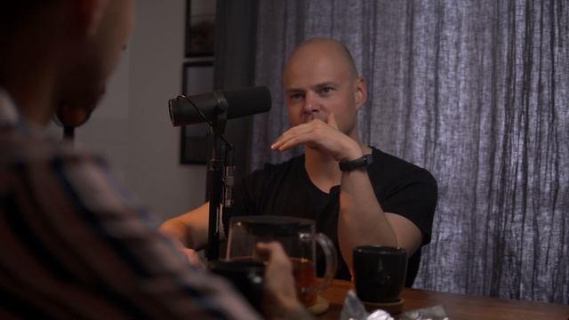 Алексей Корнелюк – полезные привычки и работа над собой / "Сделано с нуля" подкаст 052 смотреть онлайн