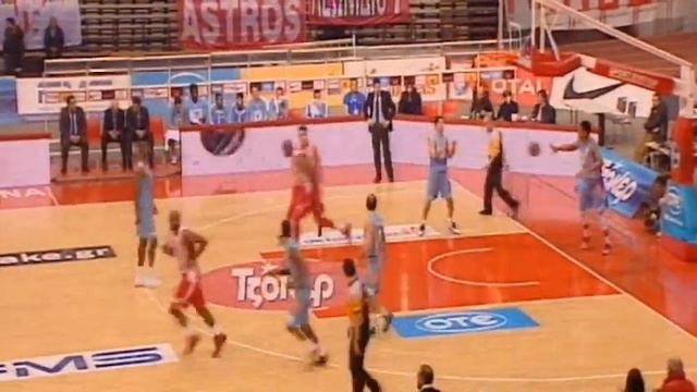 PLAY OF THE NIGHT: Ο Σίμονς καρφώνει με μανία | Powerful dunk by Simmons смотреть онлайн