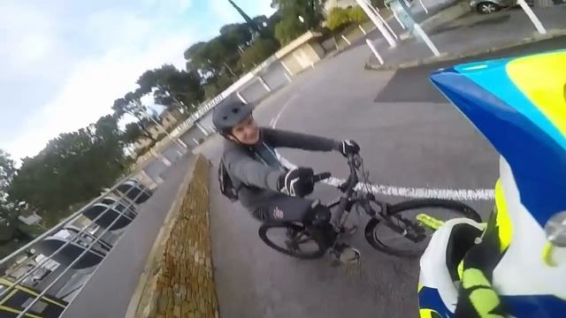 \\ RIDE SOUS LA PLUIE // DECOUVERTE ENDROIT MAGIQUE ! \\ FAILS - RAW \\ смотреть онлайн