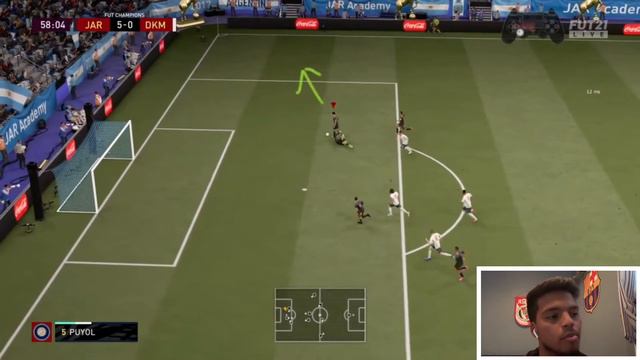 BEST WAY TO SCORE IN A 1v1 SITUATION! THE BALL ROLL SKILLMOVE! HOW TO SCORE IN FIFA 21! смотреть онлайн