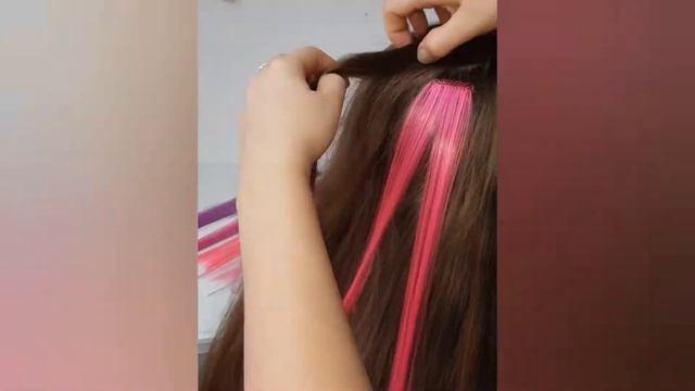 Цветные пряди на заколках. Быстрое мелирование! смотреть онлайн