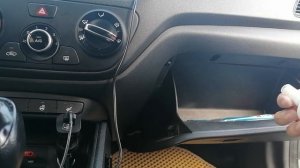 Замена салонного фильтра на Хендай Солярис 2020г.