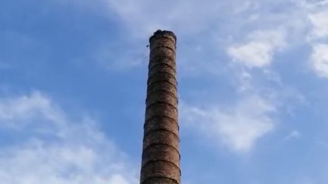 Разборка распушки кирпичной промышленной трубы смотреть онлайн
