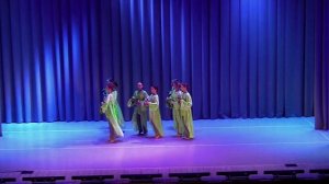 Красивый танец с веночками. Эстрадный танец. Хоровод