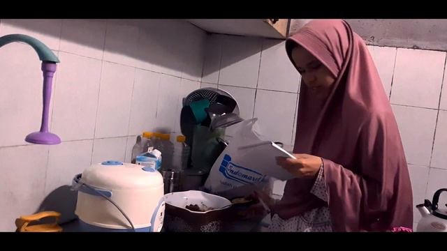The Boy who Wake Up First, Left Behind - Short Video (Past Perfect Role Play) смотреть онлайн