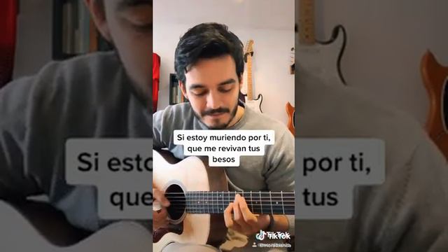 Juan Pablo Villamil - Bajo la mesa смотреть онлайн