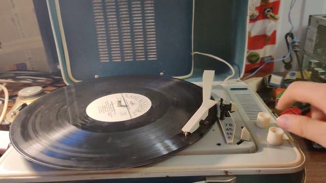 Электрофон "Юность 301" середины 1970-ых годов. Техника СССР в работе спустя полвека. смотреть онлайн