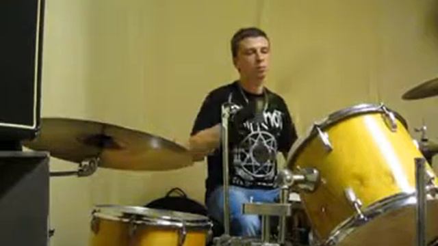 Ударник - барабанщик 