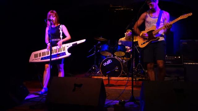 The Robot Knights -- The Robot Fight Song -- live at the Middle East Upstairs смотреть онлайн