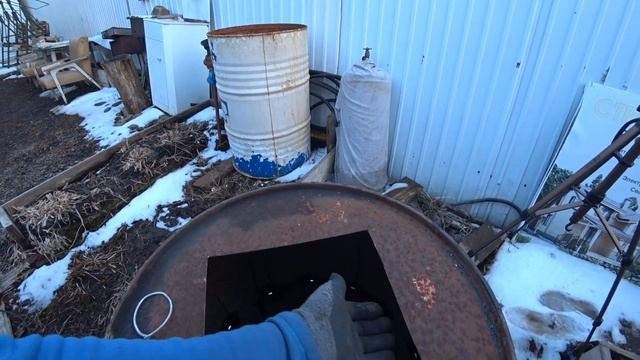 Делаем дренаж участка своими руками / Делаем дренажный, приёмный колодец из бочки / Часть 3 смотреть онлайн