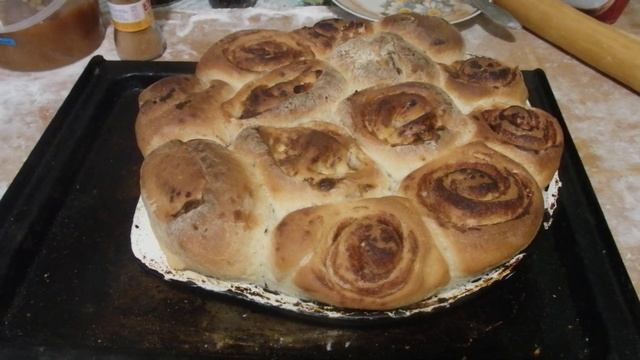 Всего ДВА  ингредиента и булочки с творогом  и корицей БЕСПОДОБНЫЕ и ВКУСНЫЕ !