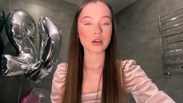 ТРЕНДОВЫЙ МАКИЯЖ НА ВЫПУСКНОЙ 2023 | Beauty Secrets x THEXRISTI смотреть онлайн