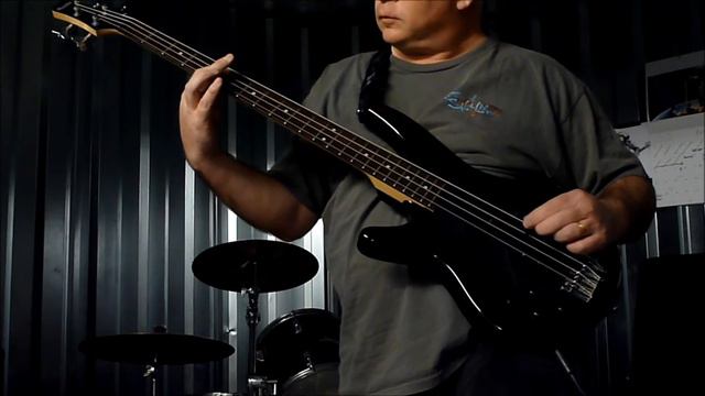 Left Handed Ibanez GIO Bass with 18 Volt EMG upgrades. смотреть онлайн