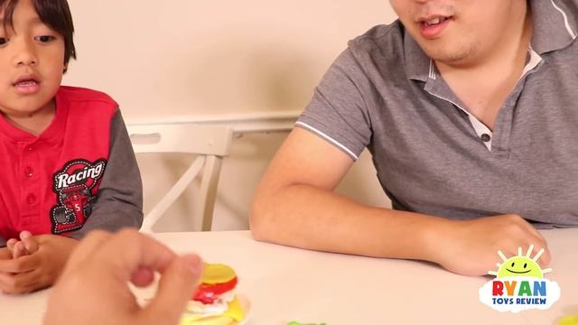 Stackin Burger board game and Egg Surprise Toys for winner! смотреть онлайн