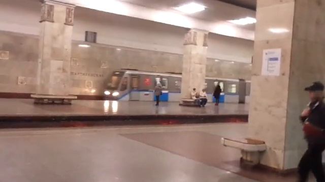 Поездка по Арбатско-Покровской линии на составе Русич (22.01.2023) смотреть онлайн