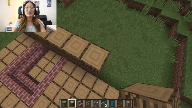 Couple's 15 Minute Minecraft Build Challenge смотреть онлайн