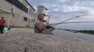 Ростов на дону ! Рыбалка ! с Набережной !!  и снова СОМ ! На фидер!