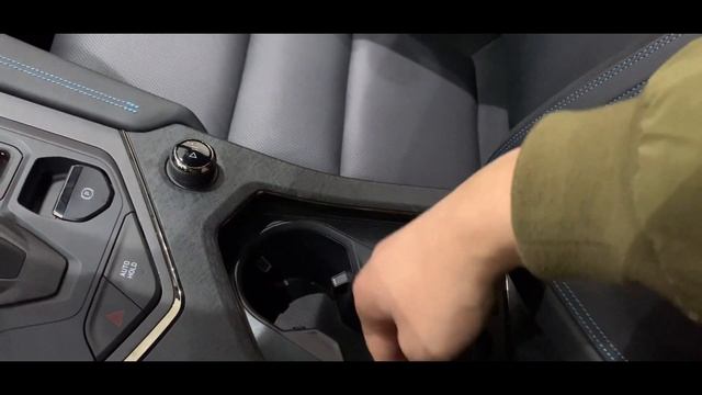 ALL NEW 2022 Geely Lynk&Co 05 PHEV Walkaround смотреть онлайн