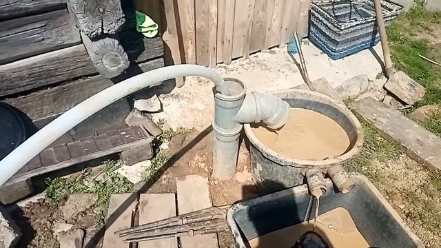 Абиссинская скважина. Пришлось добурить хотя все показатели были о наличии водоноса. смотреть онлайн