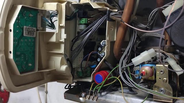 Kombi Tamir Kursu - Kombilerde Ekran ve Güç Kartı Ayrımları смотреть онлайн