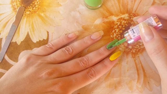 Обычный лак. Летний горошек??У меня сломался ноготь? смотреть онлайн