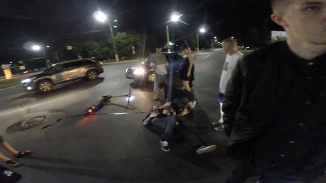 Самокатер не справился с управлением смотреть онлайн