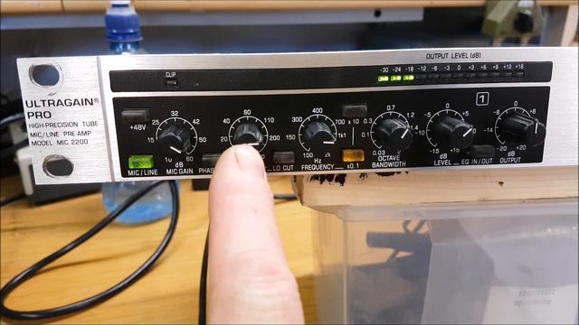 THE BEHRINGER MIC 2200 PRE AMP EXPLAINED смотреть онлайн
