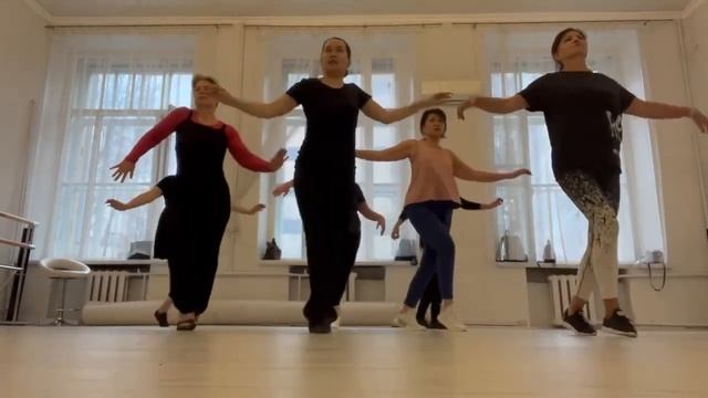 студии «Танцы 40+» Елены Билык - процесс изучения Самба смотреть онлайн