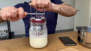 Домашнее сливочное масло за 10 минут из сливок - Тест ручной маслобойки Kilner