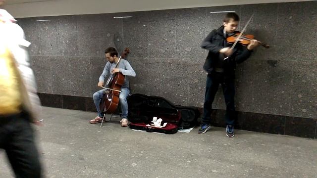Классика в переходе на Курской смотреть онлайн
