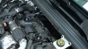 Замена воздушного фильтра Пежо 408 дизель 1.6 HDI. Peugeot 408 Diesel 1.6 HDI Air Filter Replacemen