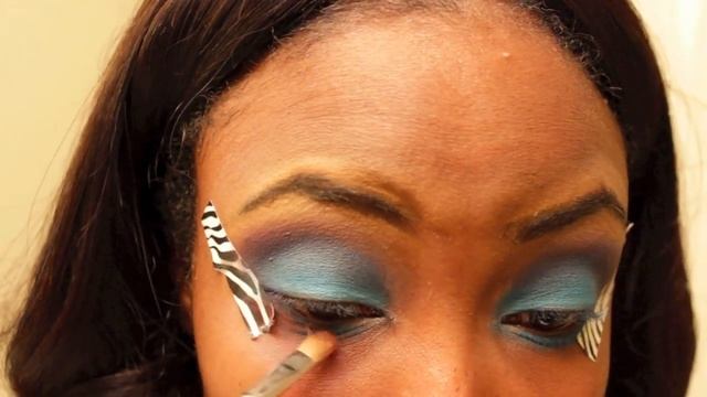 Milani Cream to Powder Makeup and Blue Eyeshadow смотреть онлайн