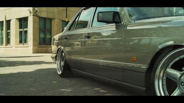 Jamie’s Slammed Mercedes W126 300SE смотреть онлайн