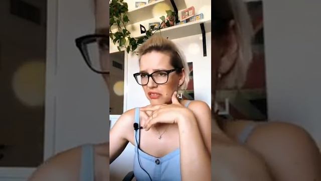 Мария Батхан. English.maria.batkhan. Учим прилагательные методом кривляний смотреть онлайн