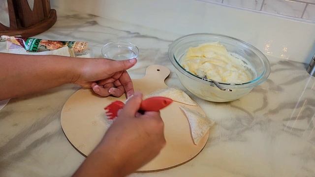 ПОНЧИКИ С КРЕМЧИЗ ОЧЕНЬ ВКУСНЫЕ ЗА ПЯТЬ МИНУТ