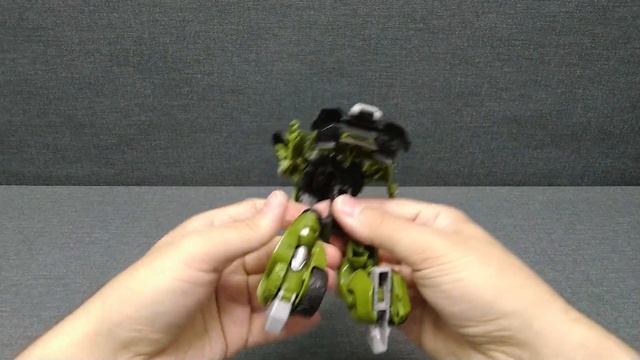 Обзор трансформера Bulkhead - Voyager class - Prime - Robots in Disguise. Музей Р-ТФ. смотреть онлайн