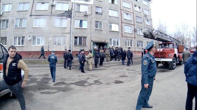 Пожар в общежитии в Кировском районе города Кемерово смотреть онлайн